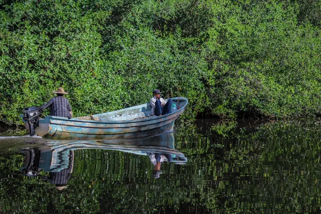  river trip to the upriver town of Singayta