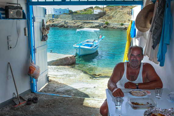 Kimolos Man Eating in hisse cluded home